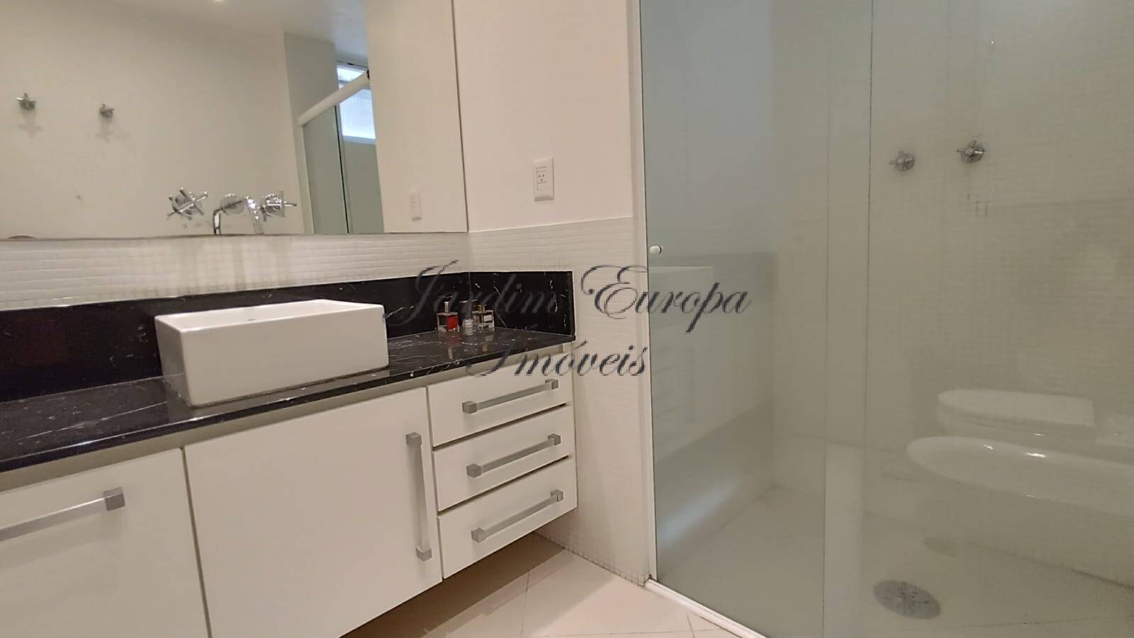 Apartamento à venda e aluguel com 1 quarto, 126m² - Foto 18