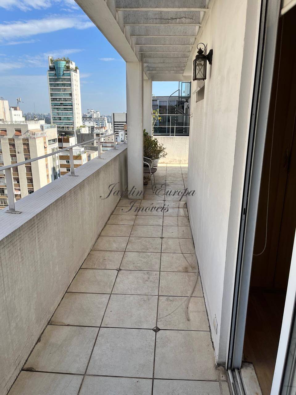 Apartamento para alugar com 2 quartos, 141m² - Foto 7