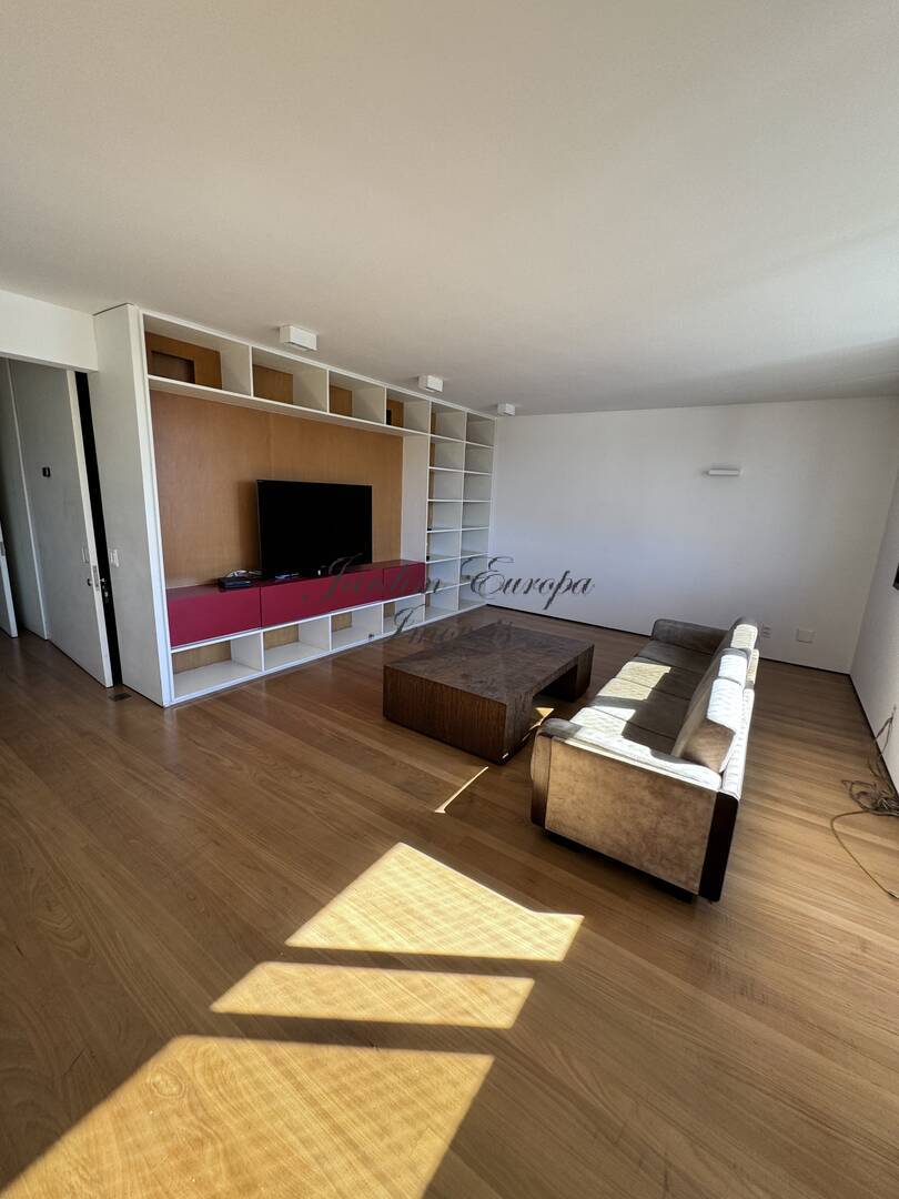 Apartamento à venda com 3 quartos, 165m² - Foto 7