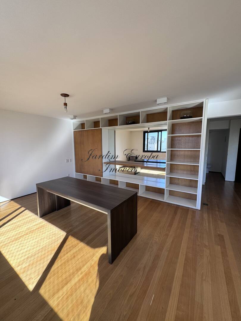 Apartamento à venda com 3 quartos, 165m² - Foto 8