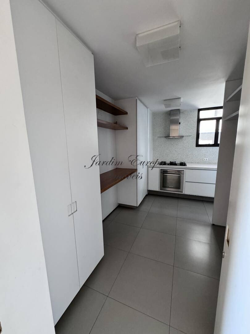 Apartamento à venda com 3 quartos, 165m² - Foto 10