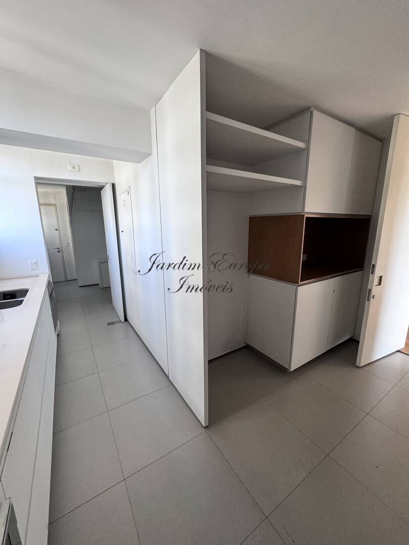 Apartamento à venda com 3 quartos, 165m² - Foto 13