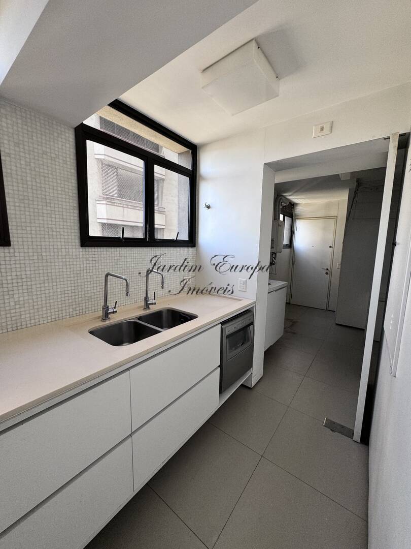 Apartamento à venda com 3 quartos, 165m² - Foto 15