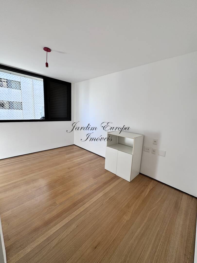 Apartamento à venda com 3 quartos, 165m² - Foto 19