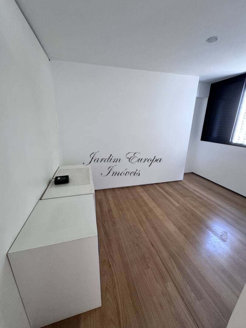 Apartamento à venda com 3 quartos, 165m² - Foto 20