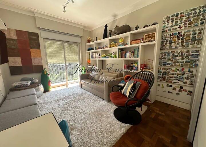 Apartamento à venda com 3 quartos, 260m² - Foto 6