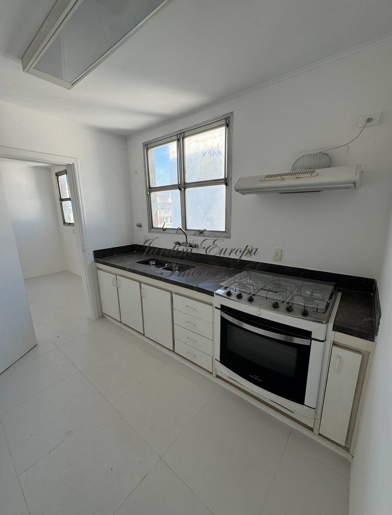 Apartamento à venda e aluguel com 3 quartos, 240m² - Foto 16