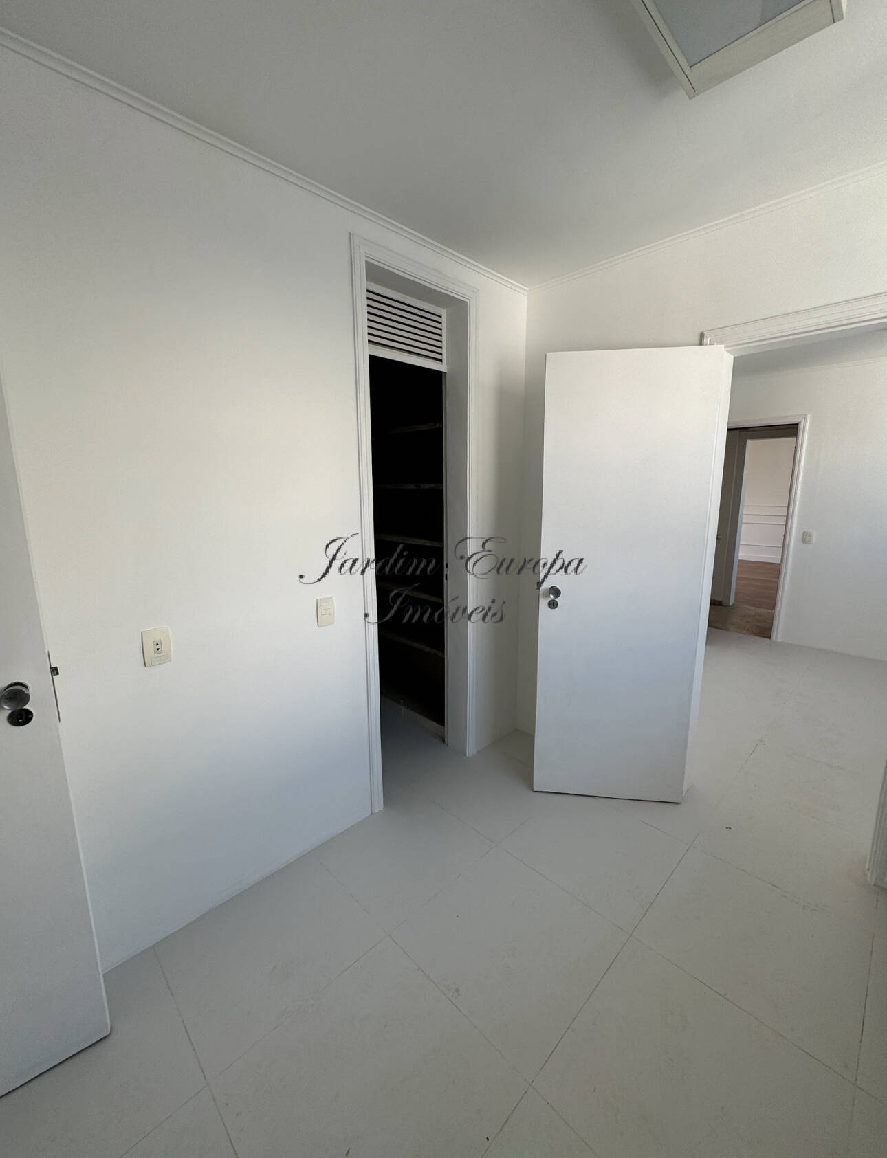 Apartamento à venda e aluguel com 3 quartos, 240m² - Foto 23