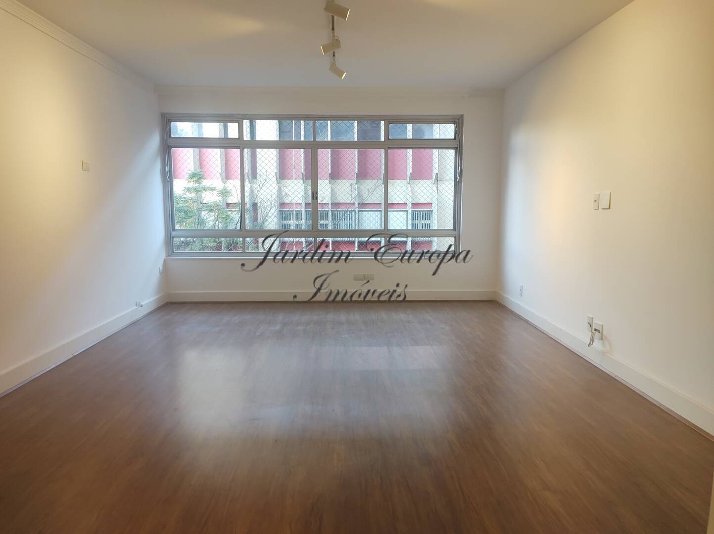 Apartamento à venda com 2 quartos, 147m² - Foto 2