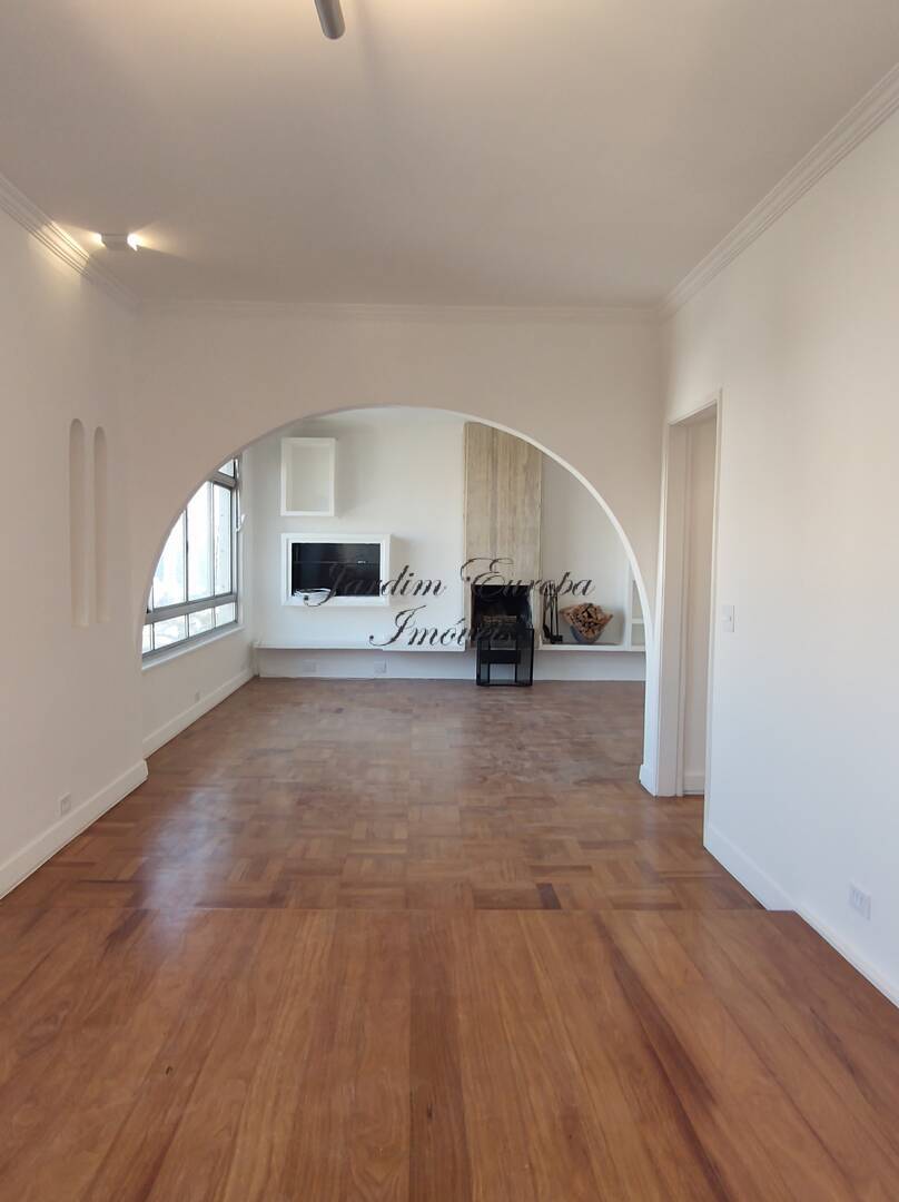 Apartamento para alugar com 2 quartos, 150m² - Foto 6