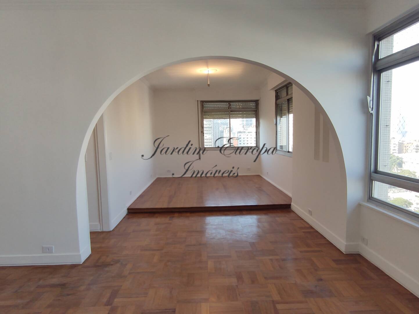 Apartamento para alugar com 2 quartos, 150m² - Foto 4