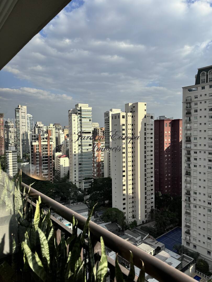 Cobertura à venda com 5 quartos, 600m² - Foto 1