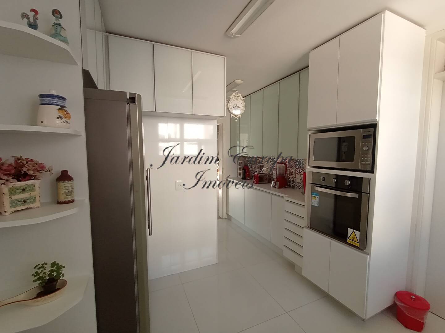 Apartamento para alugar com 3 quartos, 190m² - Foto 5