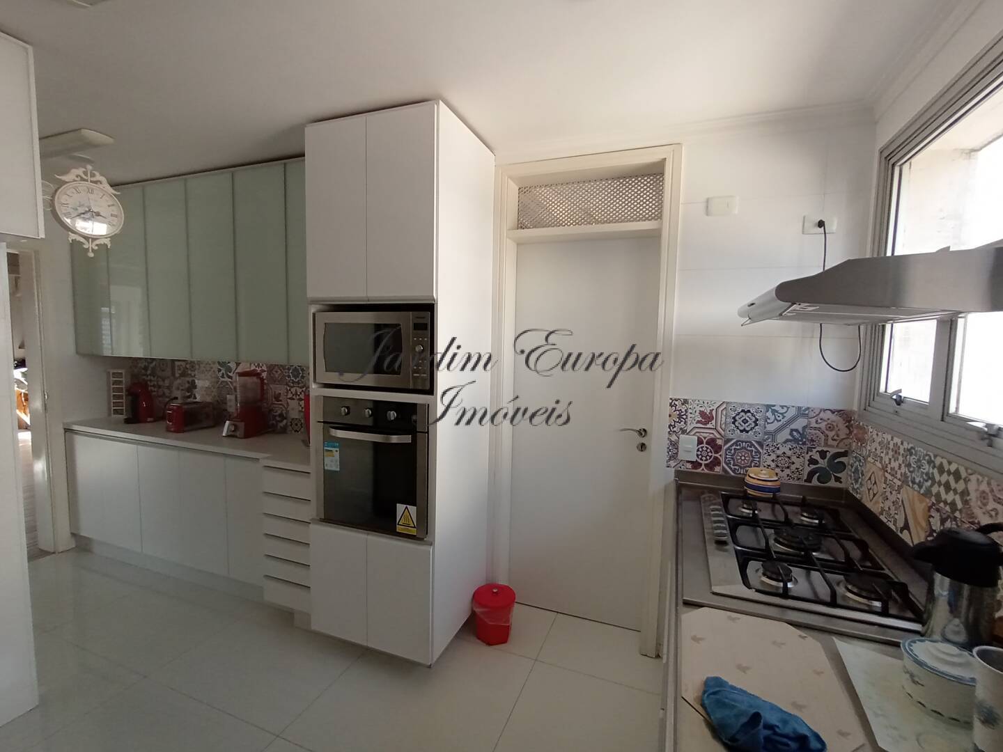 Apartamento para alugar com 3 quartos, 190m² - Foto 6