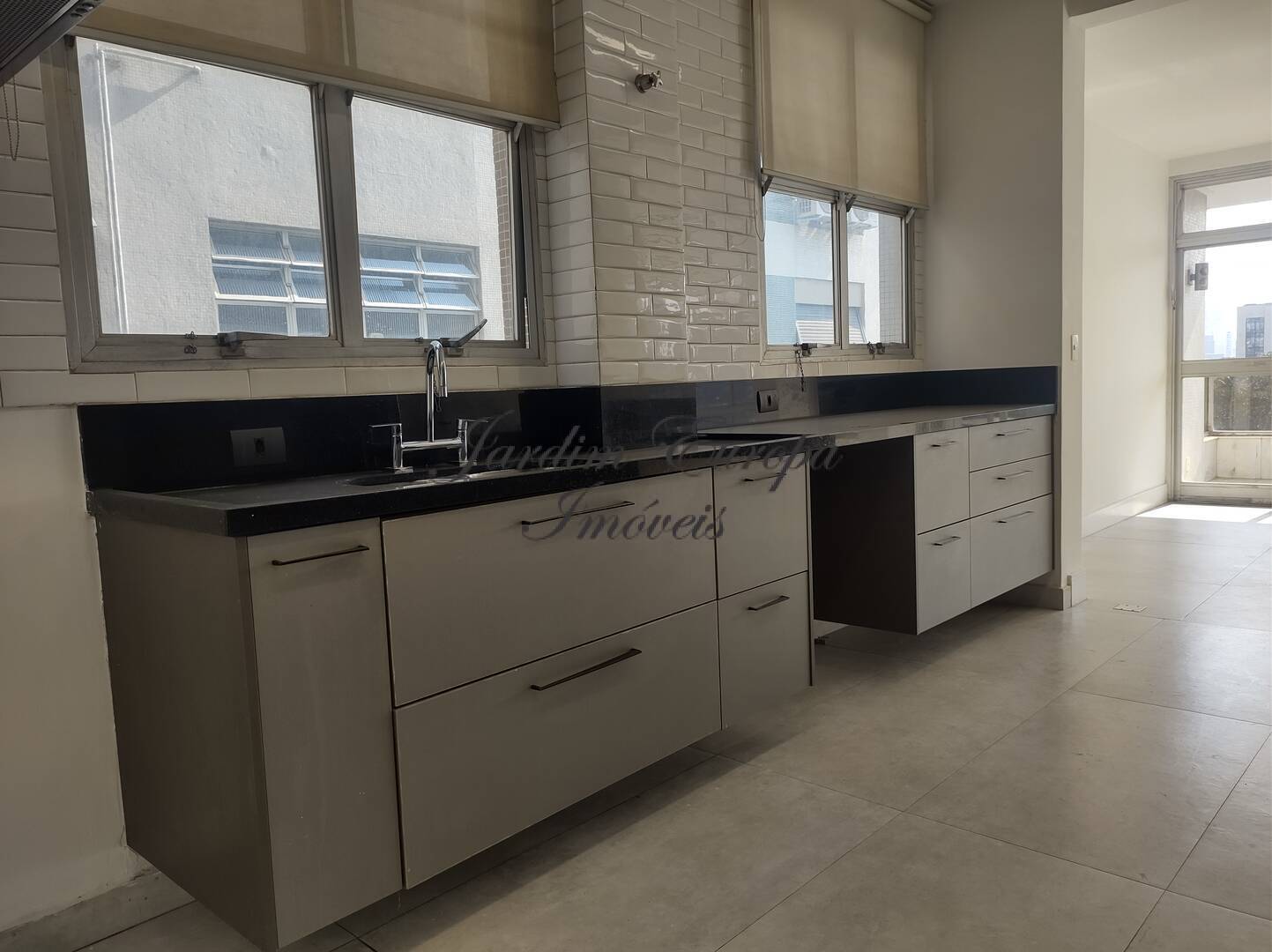 Apartamento para alugar com 3 quartos, 220m² - Foto 23