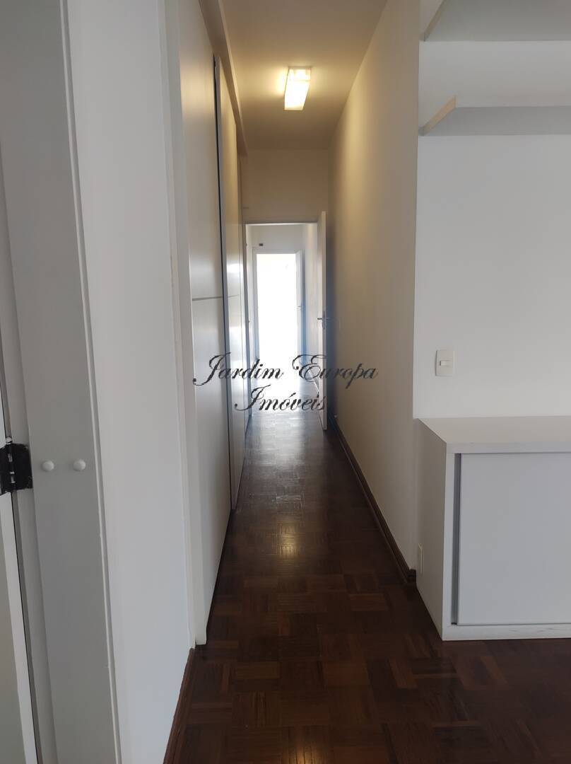 Apartamento para alugar com 3 quartos, 220m² - Foto 18