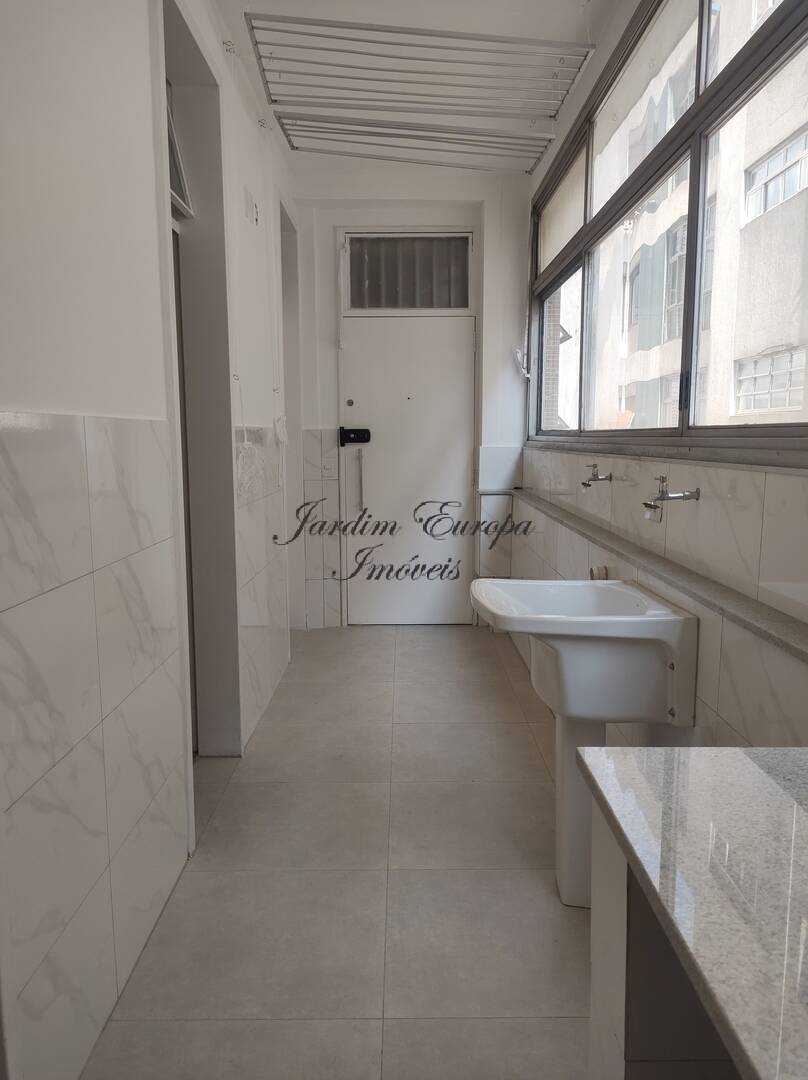 Apartamento para alugar com 3 quartos, 220m² - Foto 27