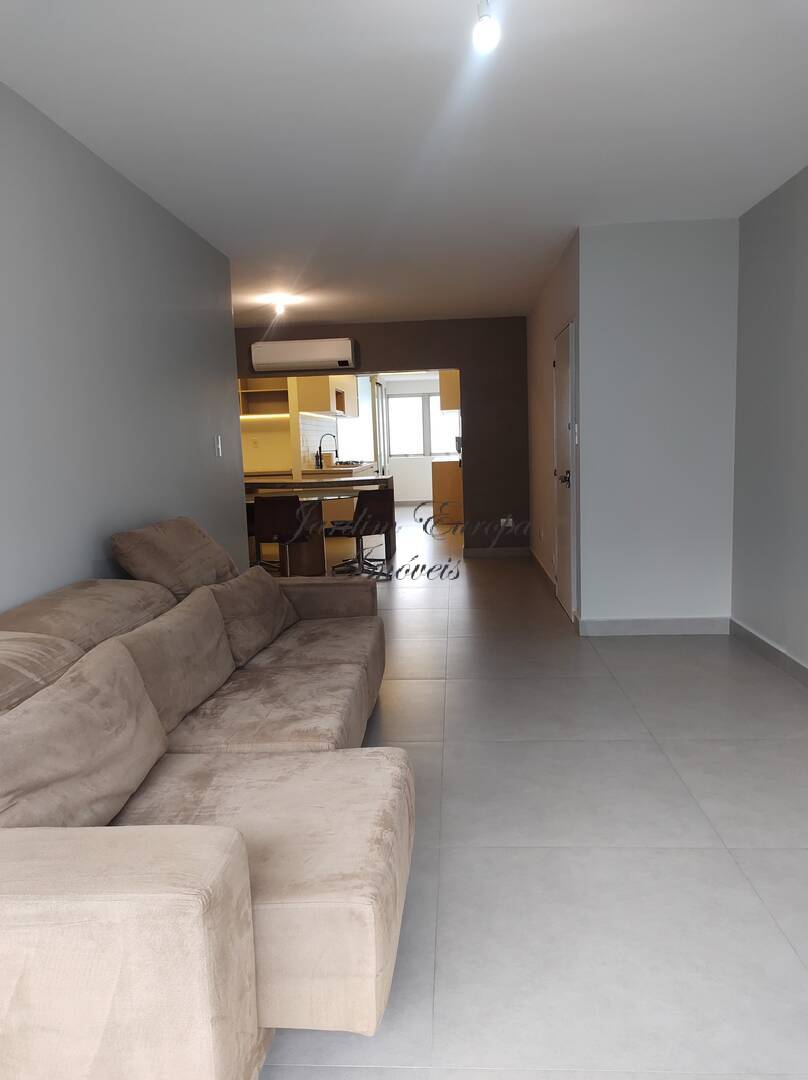 Apartamento à venda com 3 quartos, 141m² - Foto 1