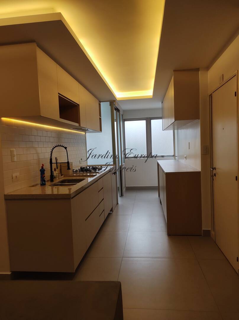 Apartamento à venda com 3 quartos, 141m² - Foto 13