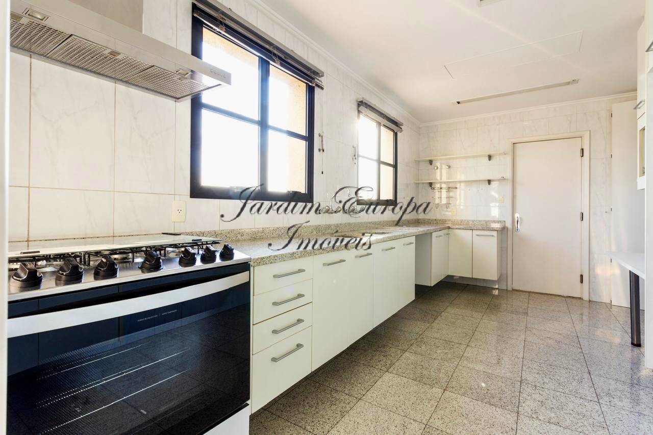 Apartamento à venda com 3 quartos, 310m² - Foto 18