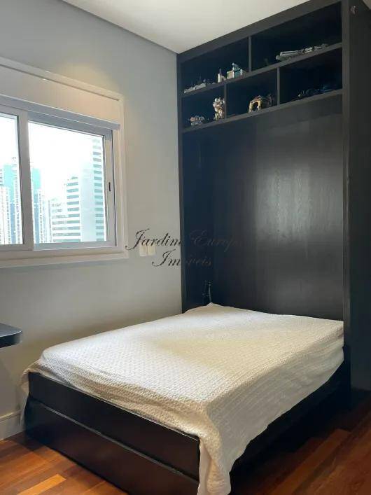 Apartamento para alugar com 3 quartos, 332m² - Foto 20