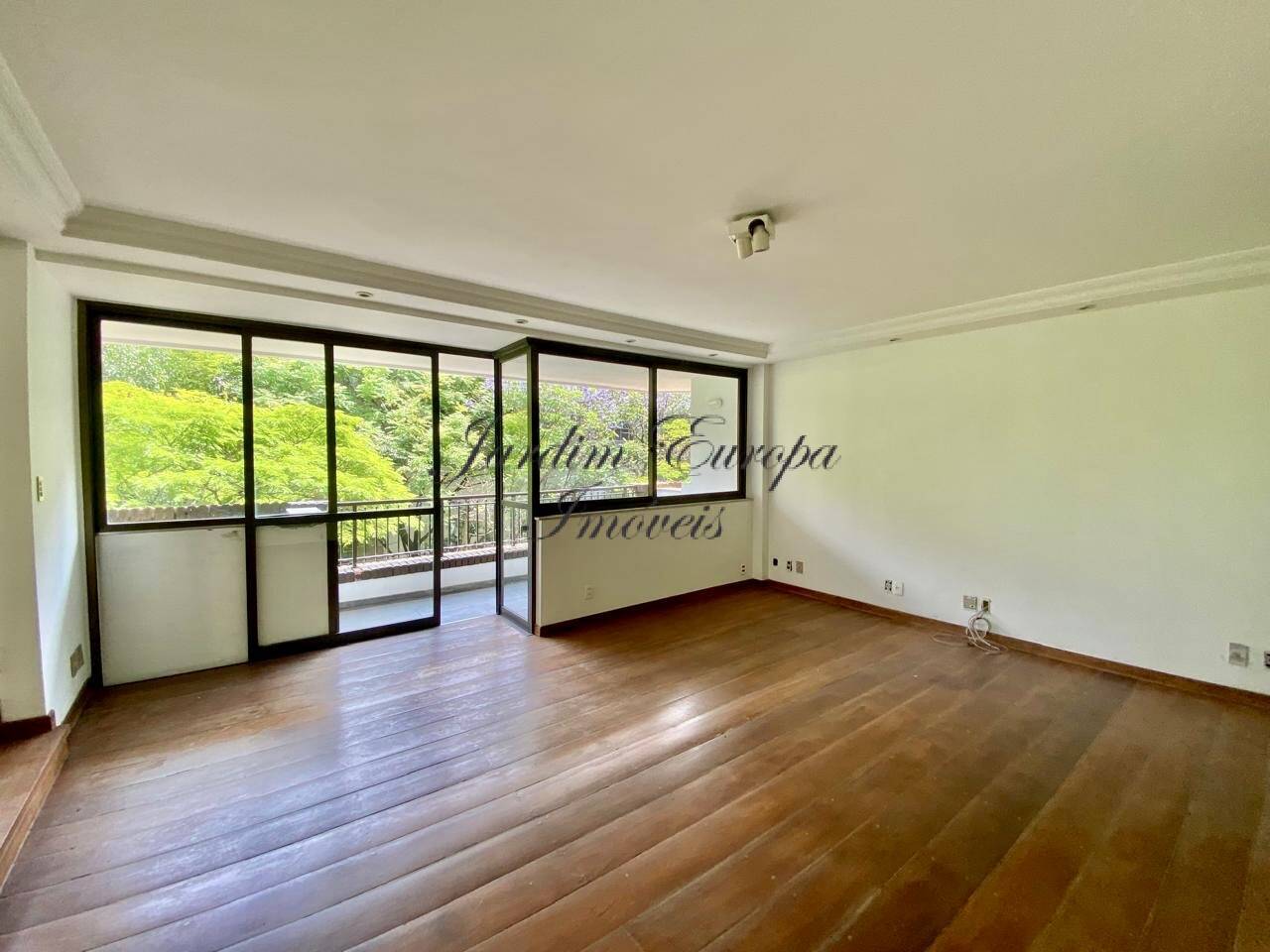 Apartamento para alugar com 3 quartos, 250m² - Foto 8