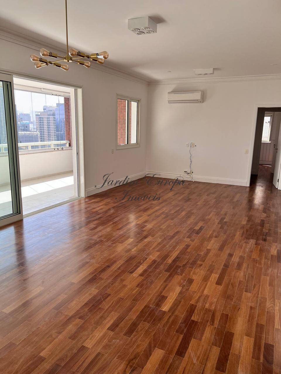 Apartamento para alugar com 3 quartos, 151m² - Foto 3