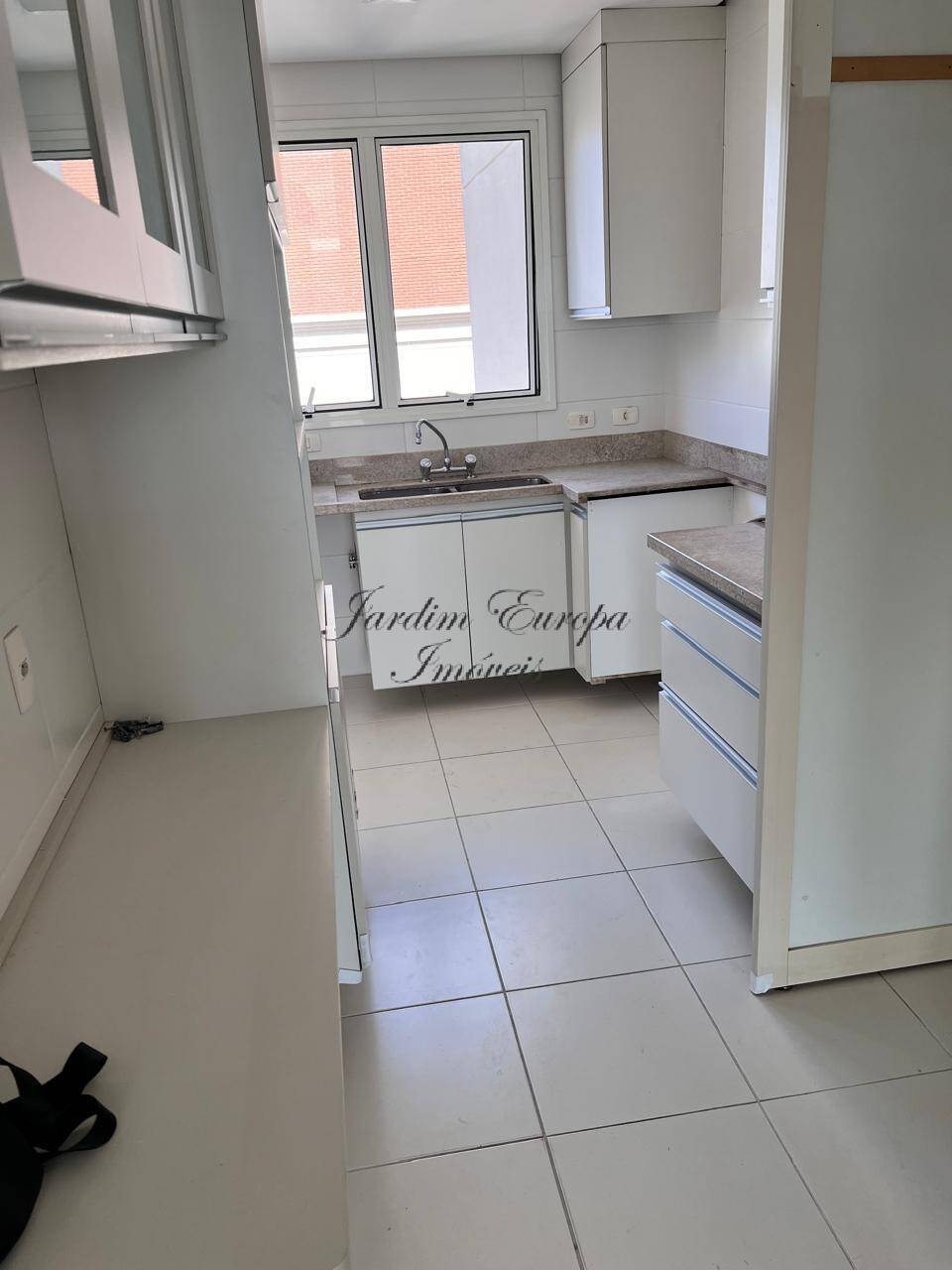 Apartamento para alugar com 3 quartos, 151m² - Foto 13