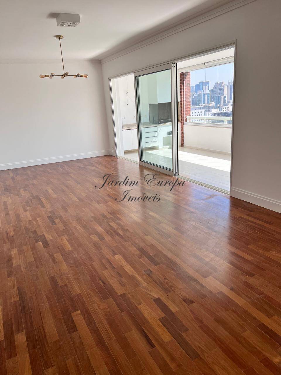 Apartamento para alugar com 3 quartos, 151m² - Foto 4