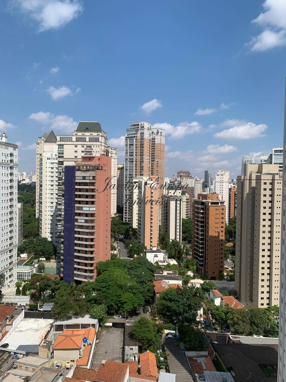 Apartamento para alugar com 2 quartos, 157m² - Foto 9