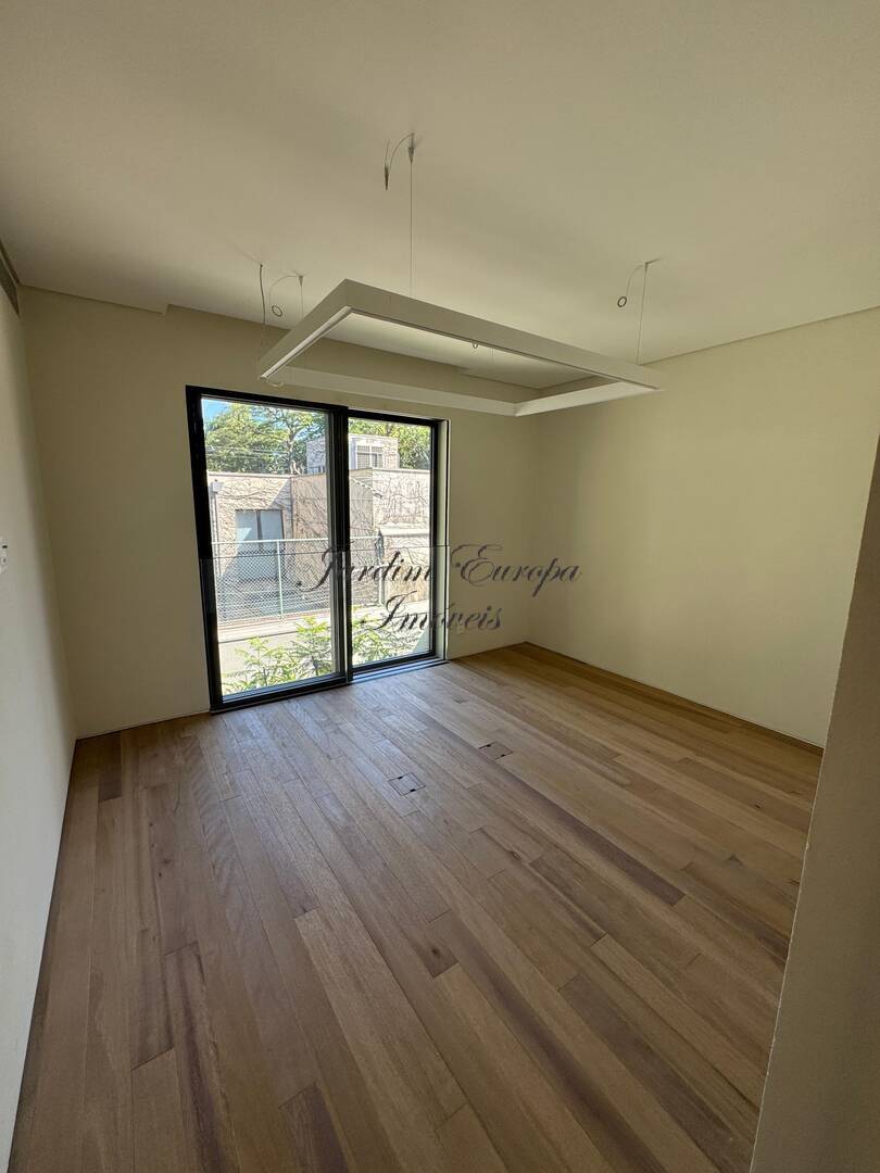 Casa à venda com 5 quartos, 1500m² - Foto 16