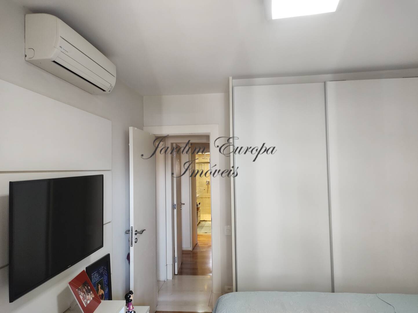 Apartamento à venda com 4 quartos, 213m² - Foto 9