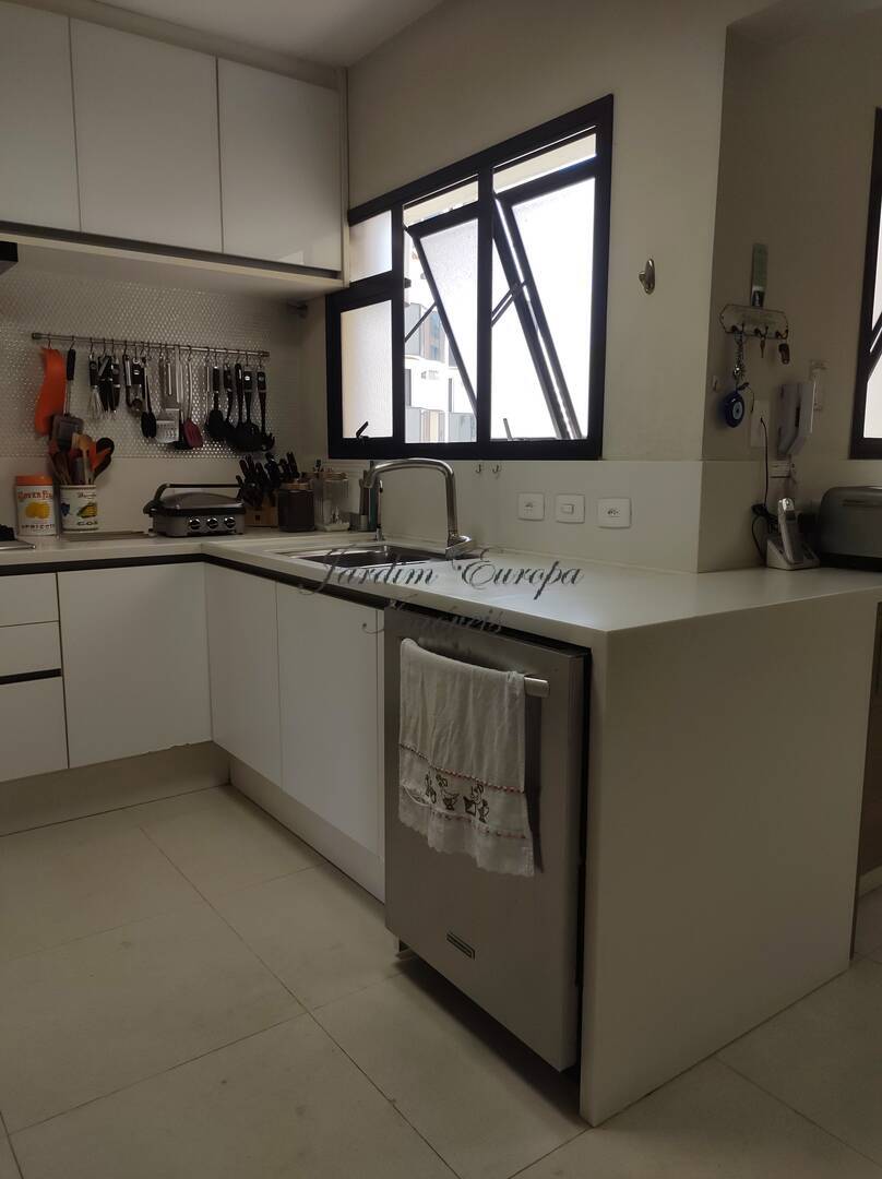 Apartamento à venda com 4 quartos, 213m² - Foto 26