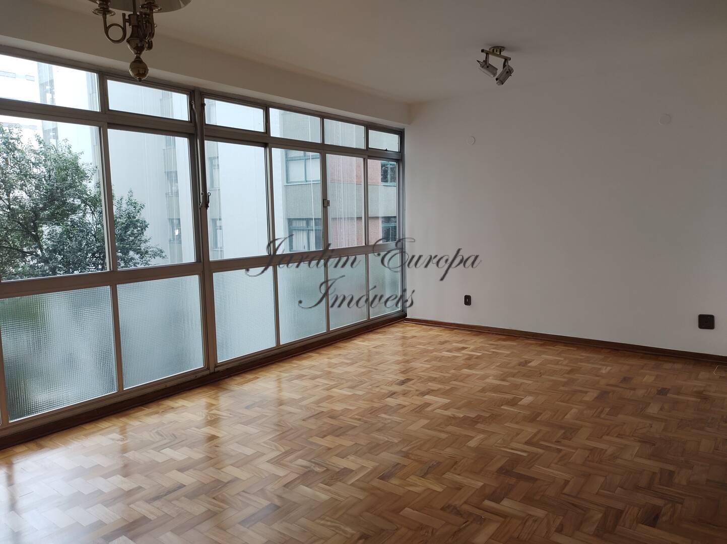 Apartamento à venda com 3 quartos, 114m² - Foto 2