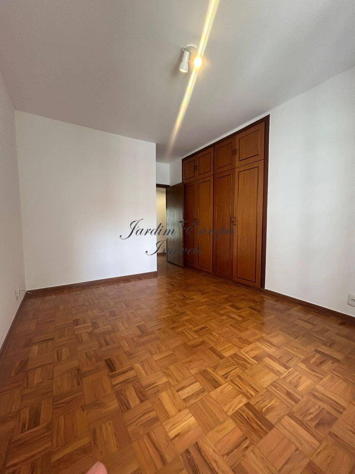 Apartamento à venda com 2 quartos, 110m² - Foto 5