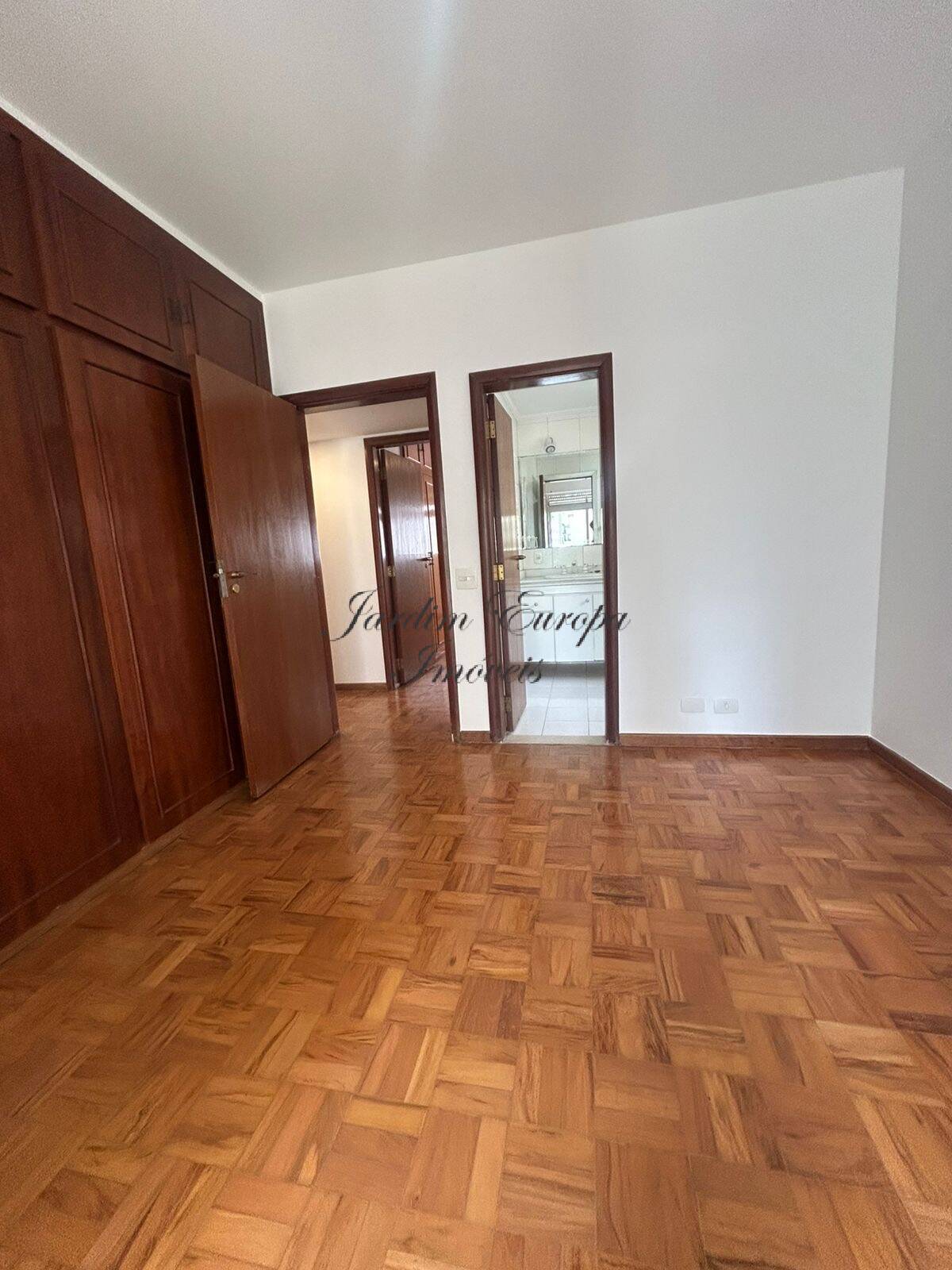 Apartamento à venda com 2 quartos, 110m² - Foto 8