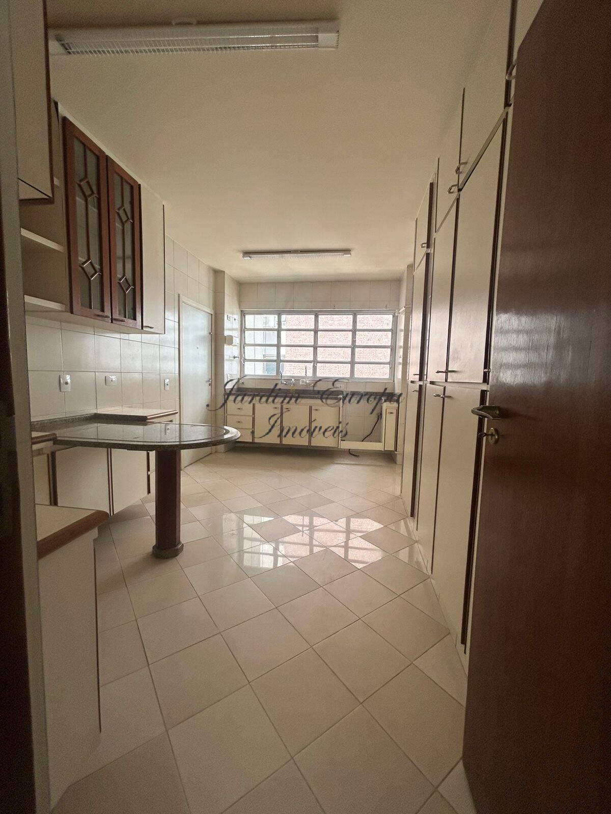 Apartamento à venda com 2 quartos, 110m² - Foto 9