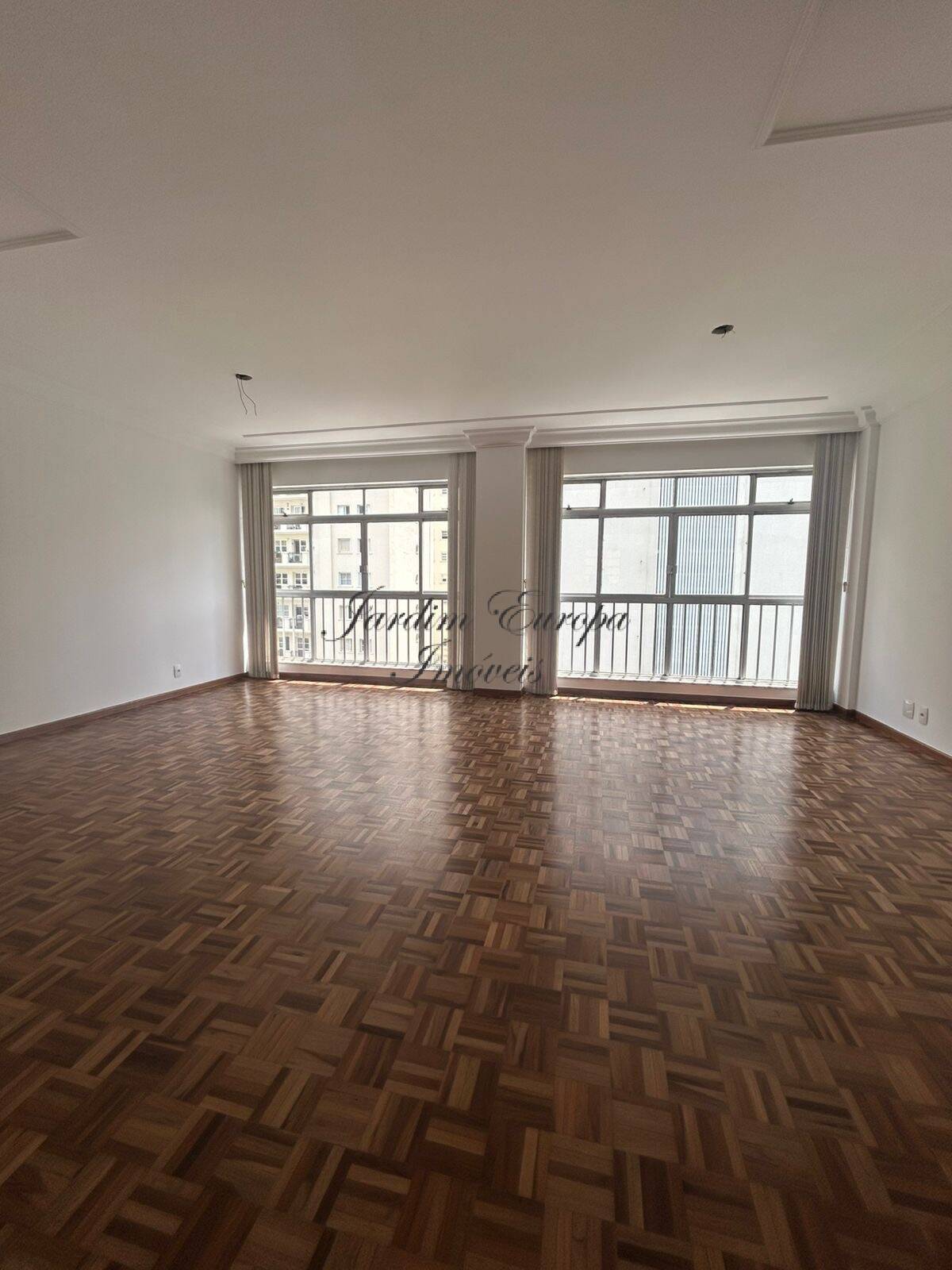 Apartamento à venda com 2 quartos, 110m² - Foto 4