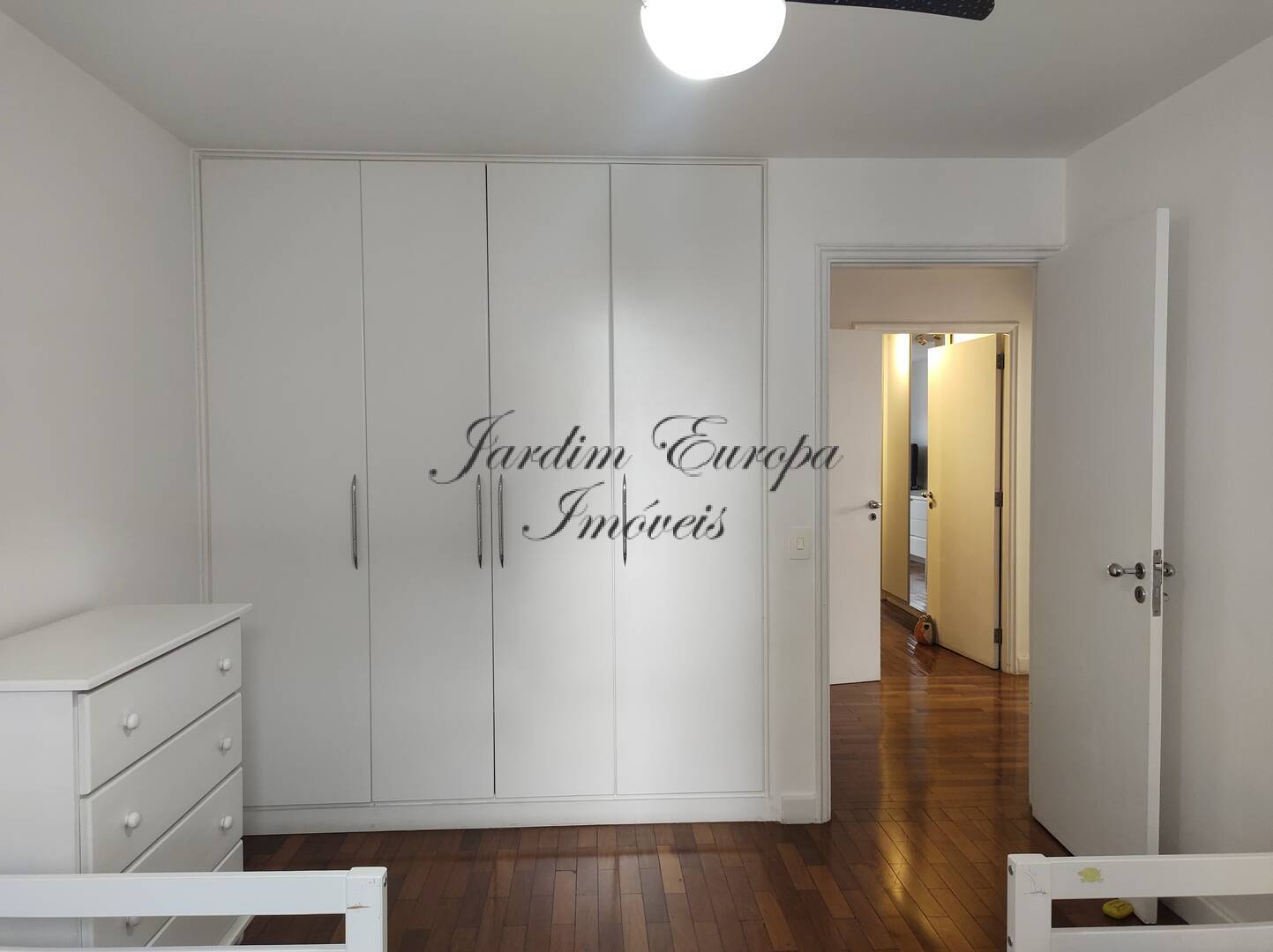 Apartamento para alugar com 3 quartos, 236m² - Foto 10