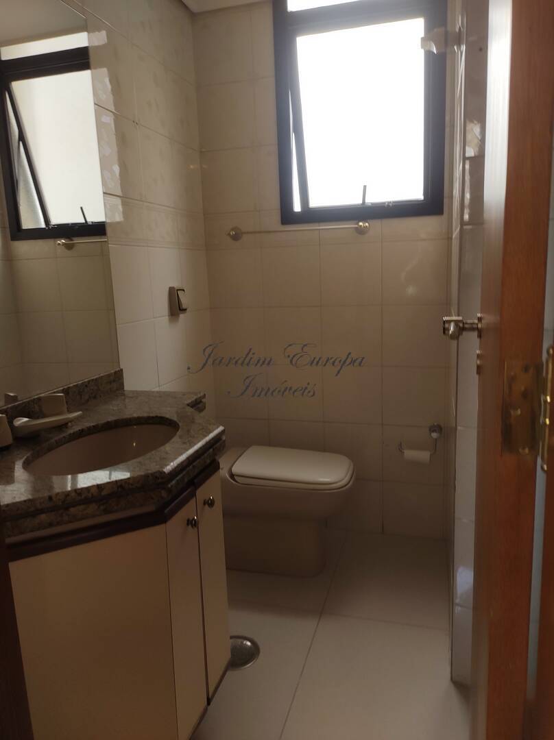 Apartamento para alugar com 3 quartos, 144m² - Foto 8