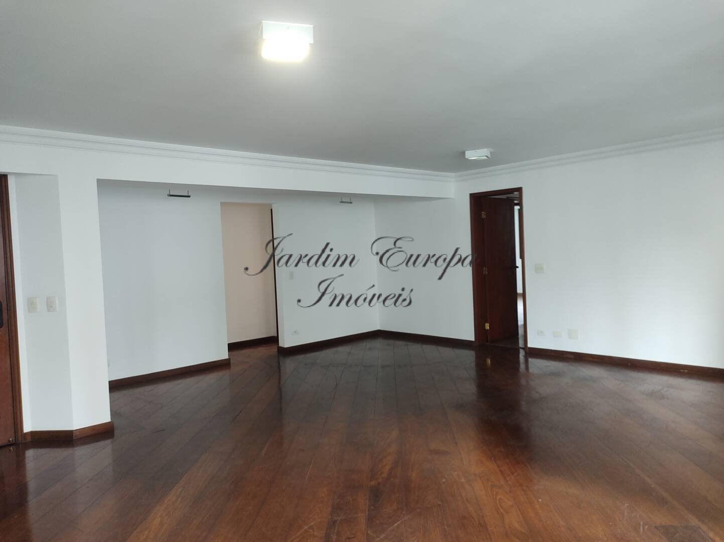 Apartamento para alugar com 3 quartos, 144m² - Foto 1