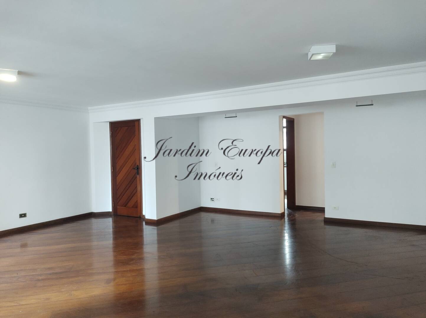 Apartamento para alugar com 3 quartos, 144m² - Foto 2