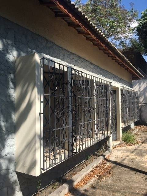 Casa à venda e aluguel com 3 quartos, 300m² - Foto 2