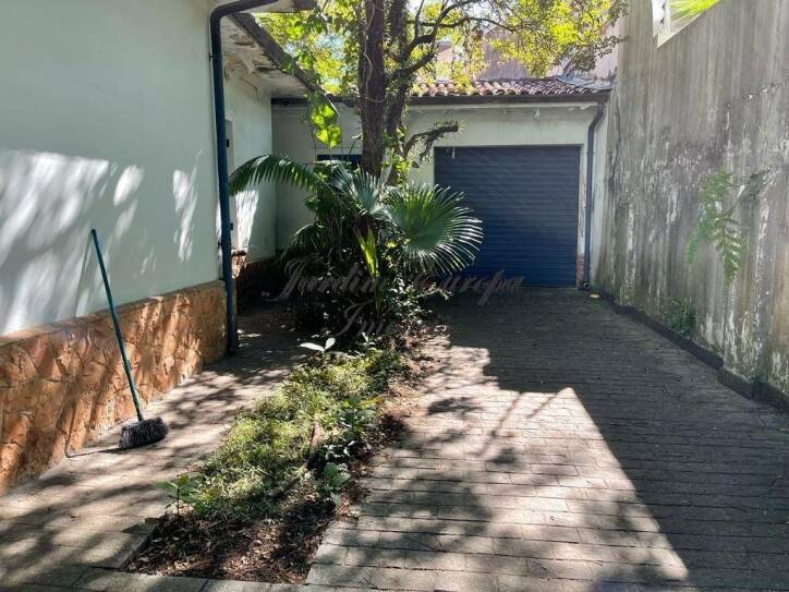 Casa à venda e aluguel com 3 quartos, 200m² - Foto 4