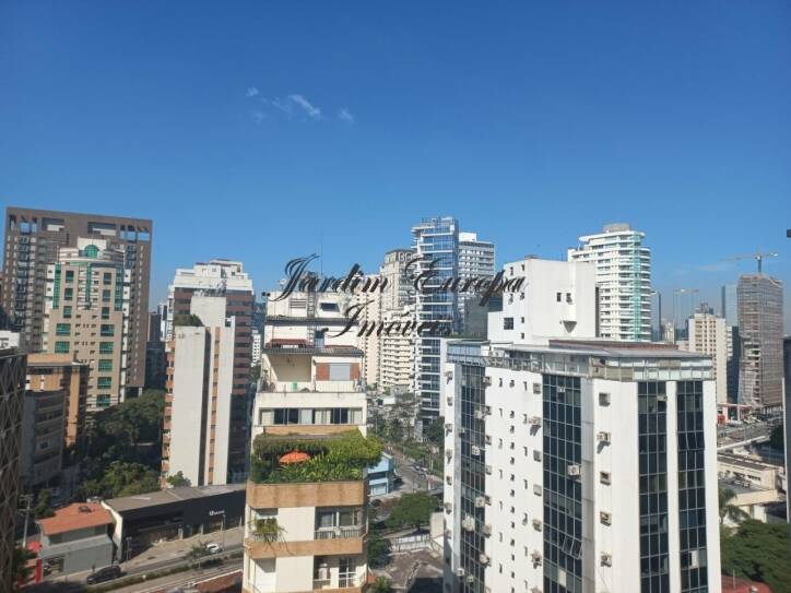 Apartamento à venda com 3 quartos, 178m² - Foto 1