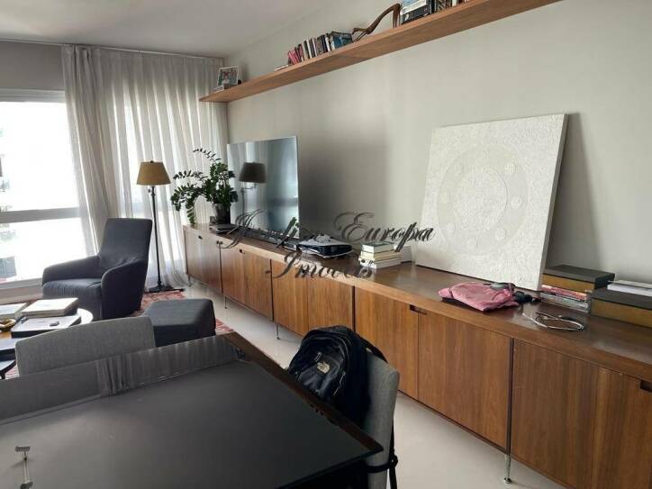 Apartamento para alugar com 2 quartos, 117m² - Foto 10