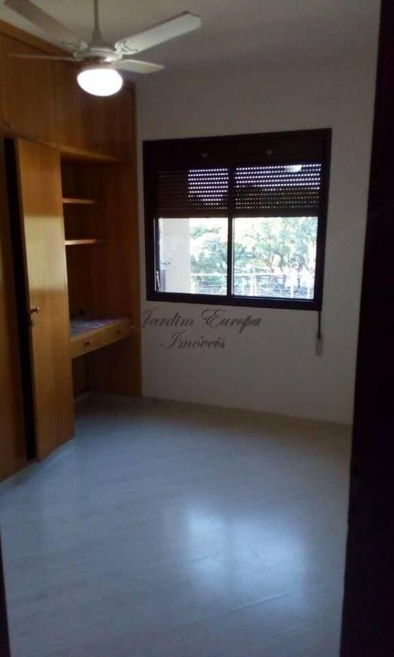 Apartamento à venda com 3 quartos, 238m² - Foto 4