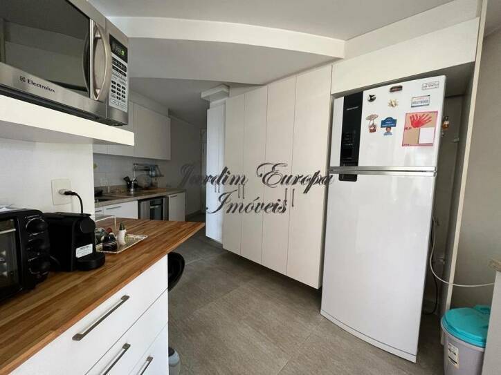 Apartamento à venda com 3 quartos, 178m² - Foto 2