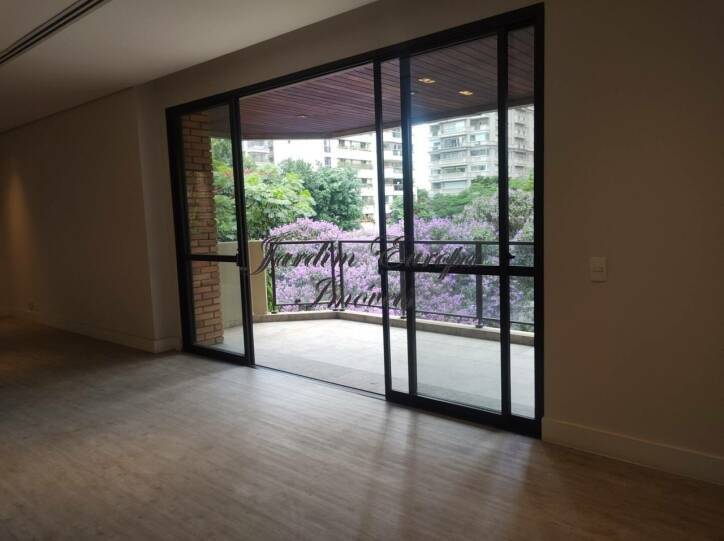 Apartamento para alugar com 3 quartos, 320m² - Foto 1