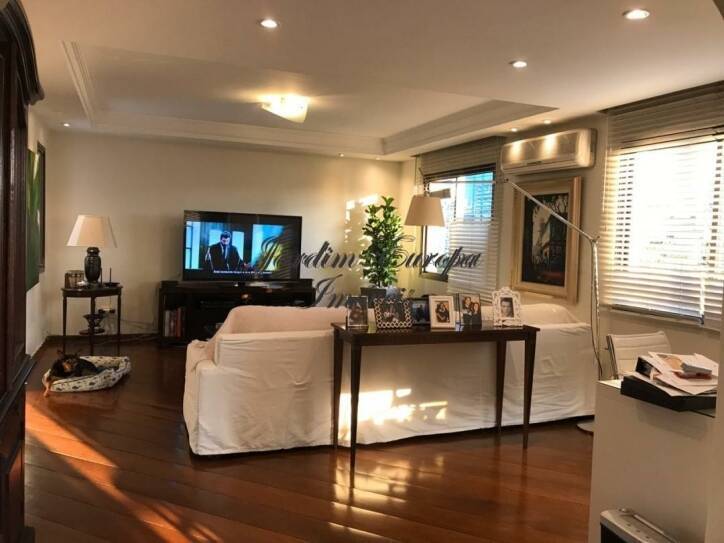 Apartamento à venda com 4 quartos, 451m² - Foto 1